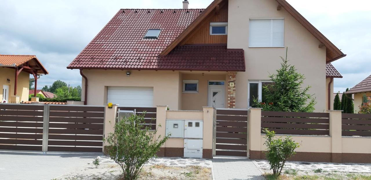 Barben Apartman Mórahalom Zewnętrze zdjęcie